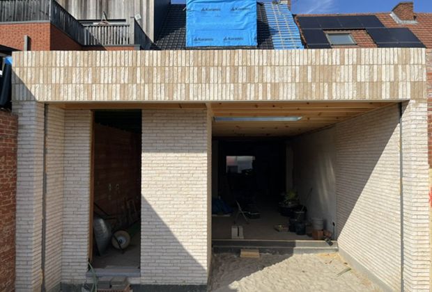 Verbouwde woning met een nieuwe aanbouw